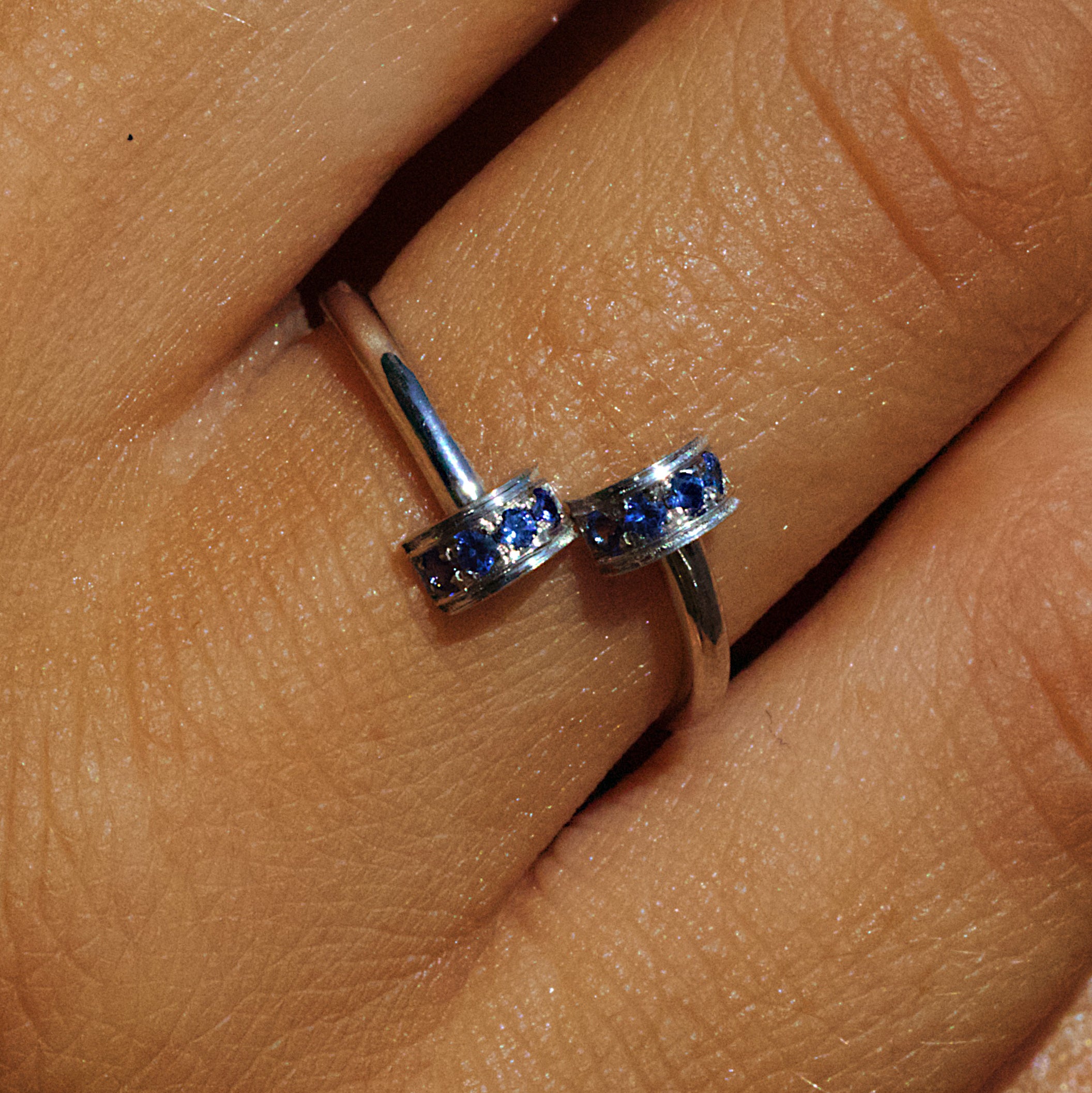 Bague “Gramme”, Or Blanc, Saphir Bleu