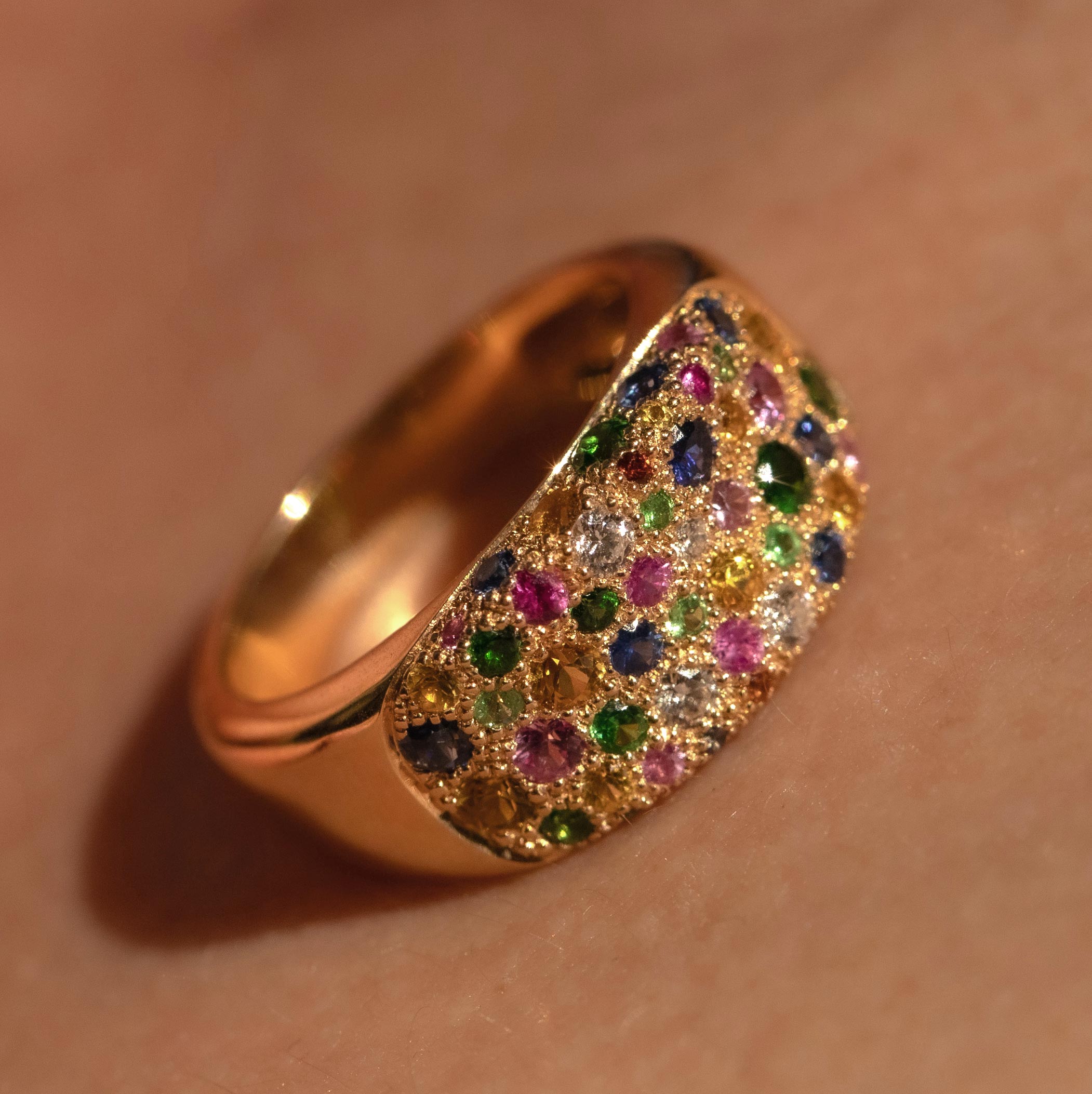 Bague Cocktail Stellaire, Or jaune et pierres précieuses multicolores