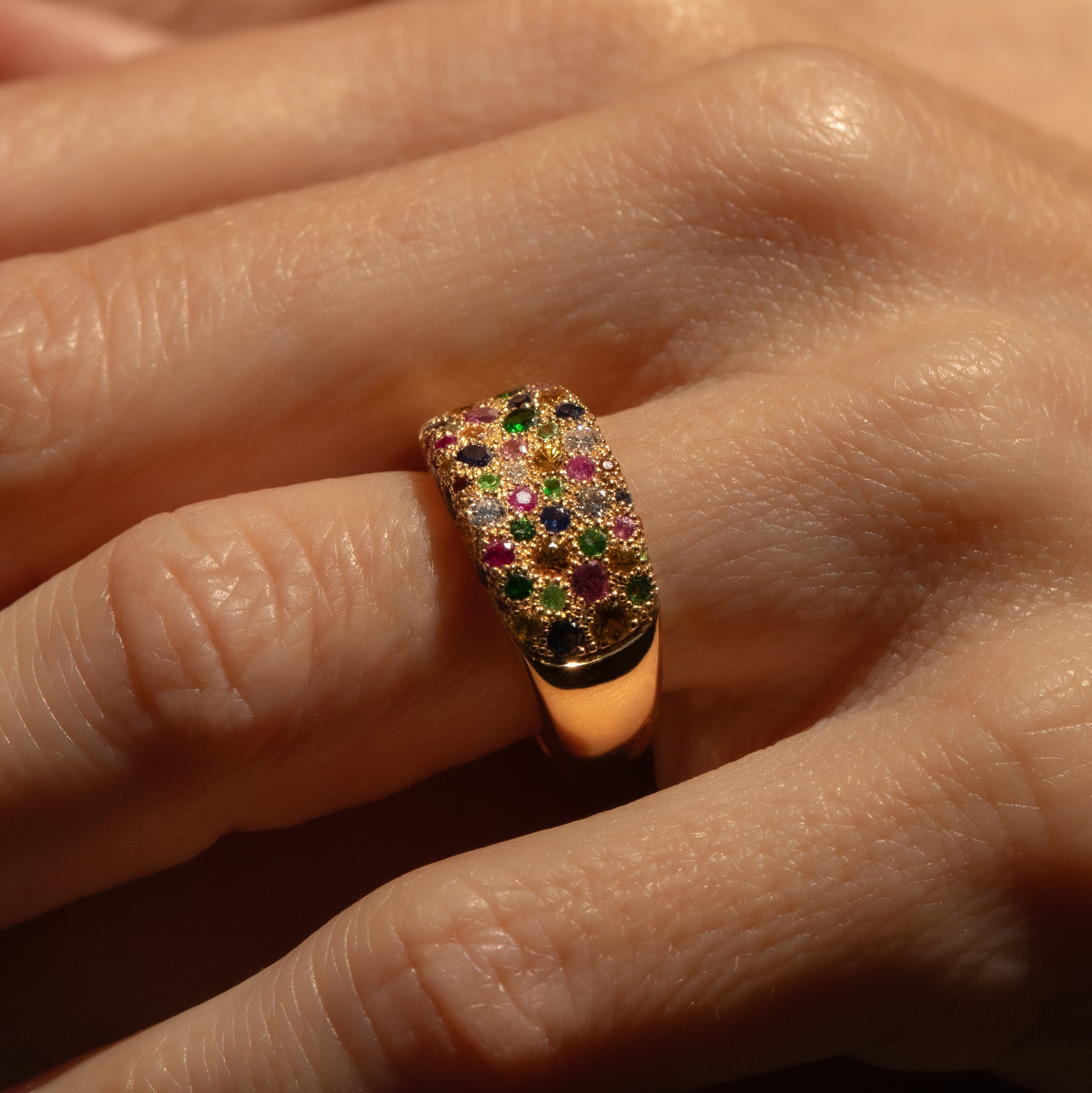 Bague Cocktail Stellaire, Or jaune et pierres précieuses multicolores