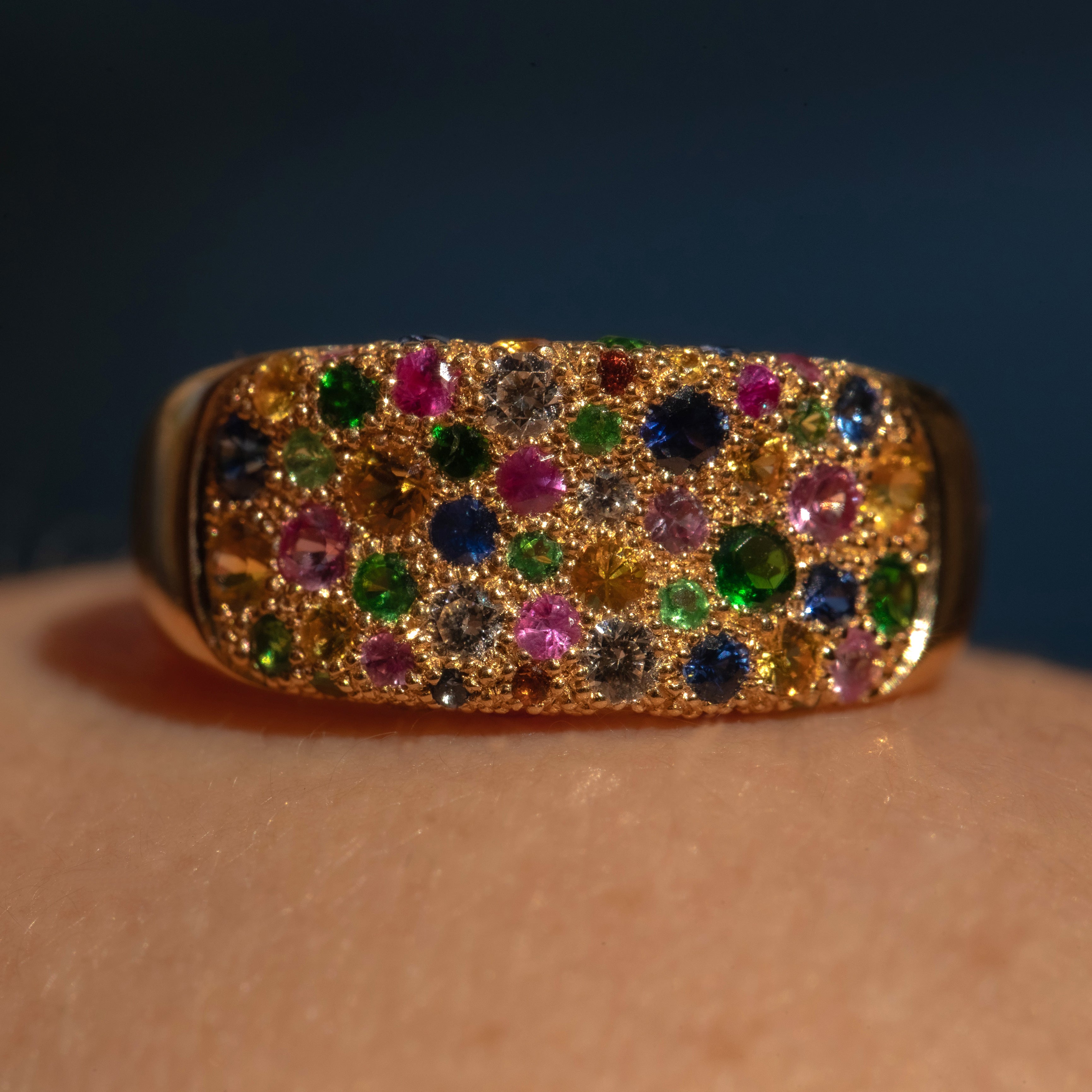 Bague Cocktail Stellaire, Or jaune et pierres précieuses multicolores