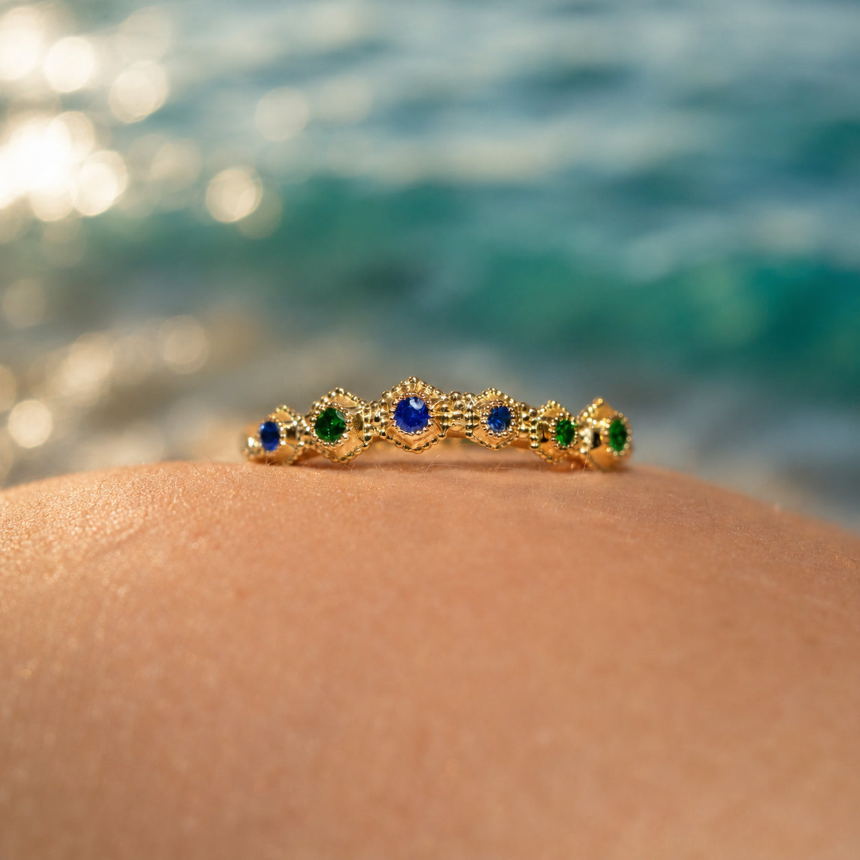 Bague Stellaire, Or, dégradé saphirs bleus et tsavorites